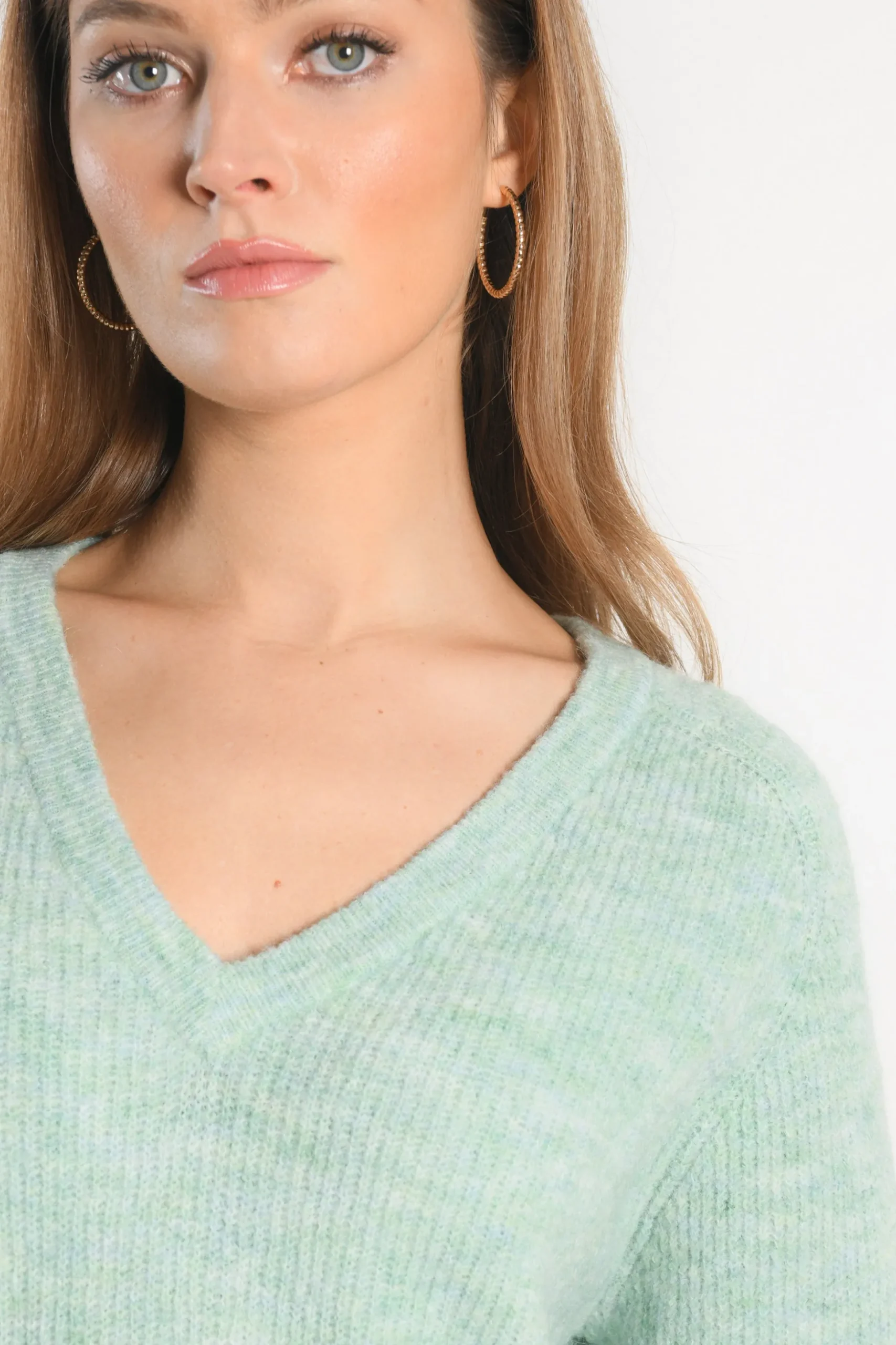 PULL COL V - DANNA - VERT AMANDE^KOOKAÏ Shop